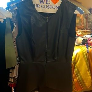 BLACK BCBG SEXY PLEATHER TOP